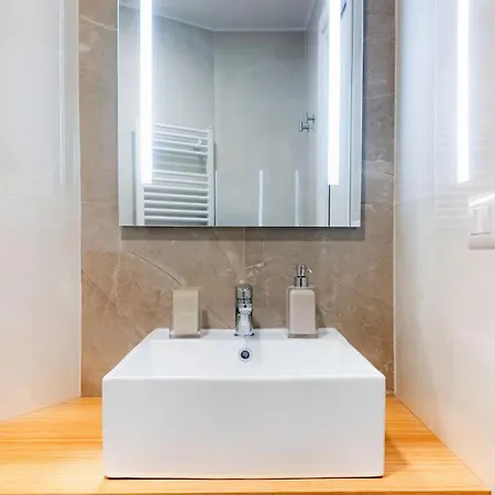 Aura Vatican 4*